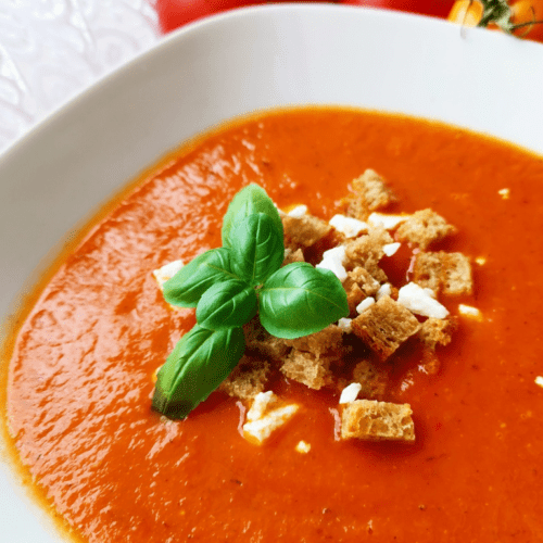 Zupa pomidorowa – klasyk, który zawsze smakuje wyjątkowo